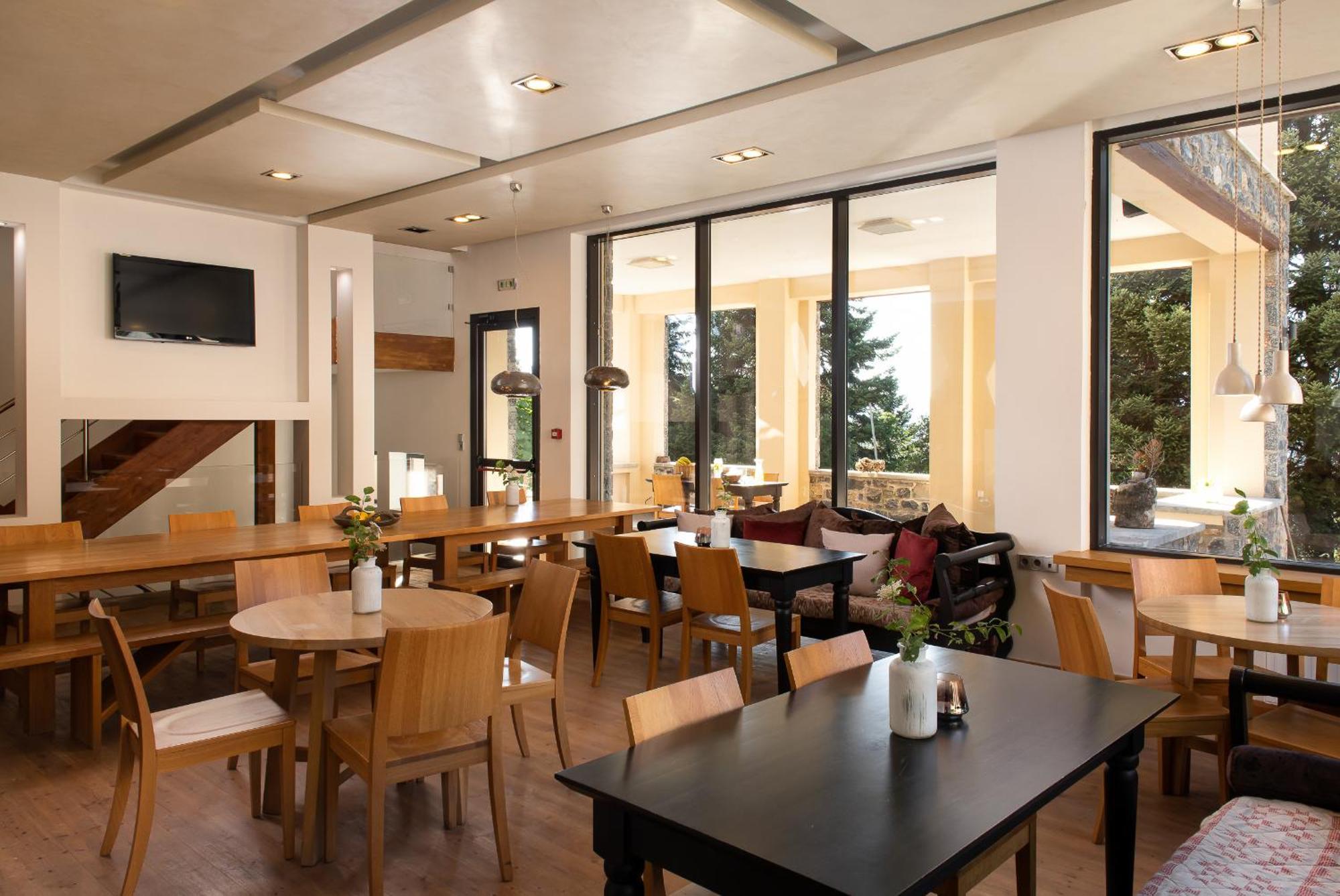 Natura Hotel Vytina Exterior photo